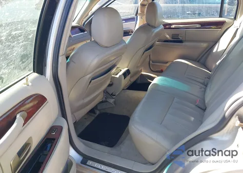 2003 Lincoln Town Car Executive из США, поврежденный, VIN 1LNHM81W53Y706603